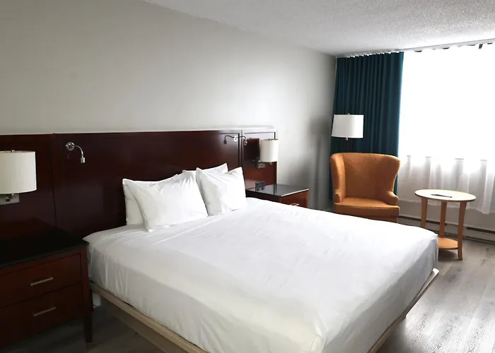 Travelodge By Wyndham Quebec City Hotel & Convention Centre